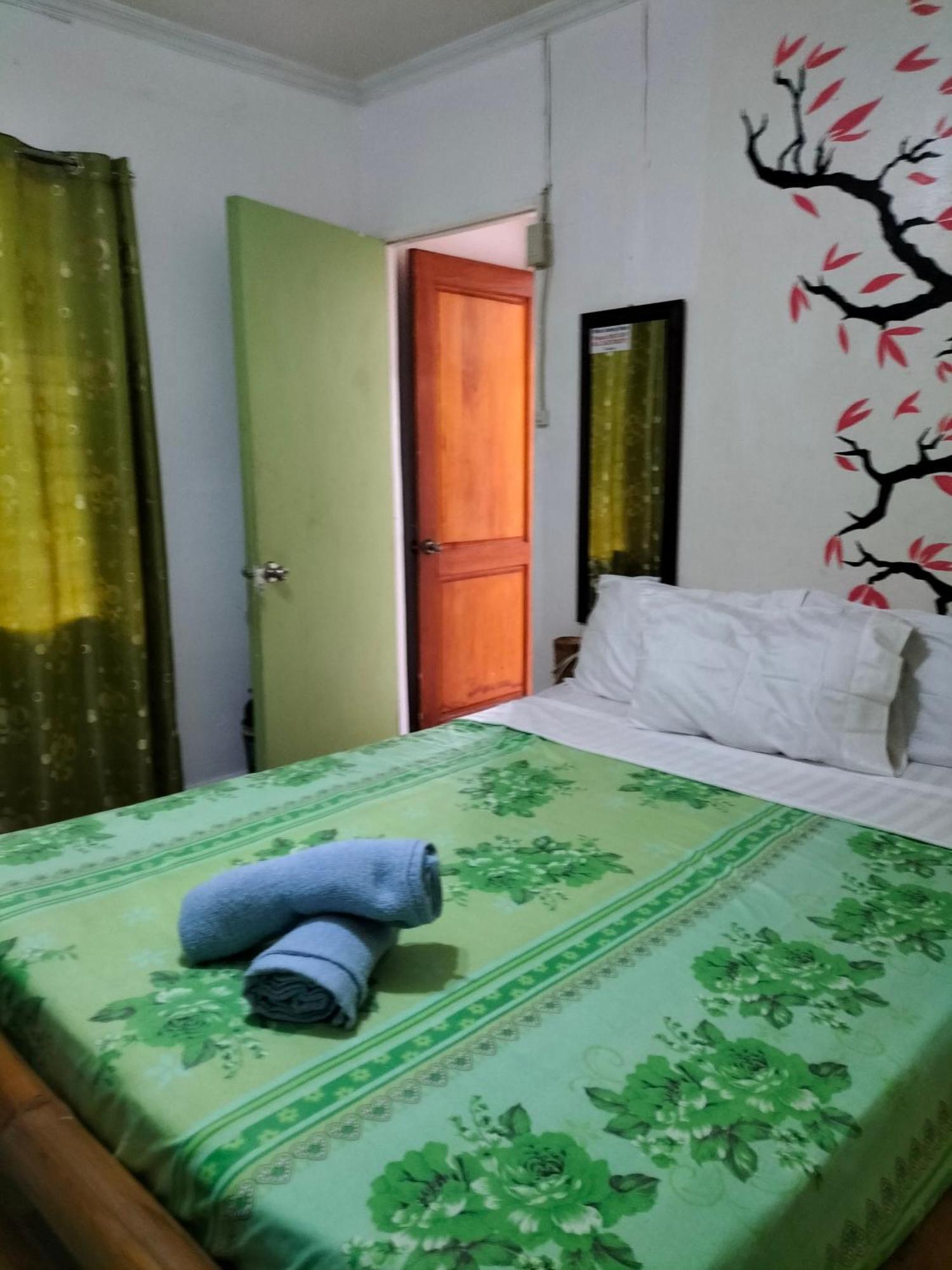Cronin Residence Resort Oslob Extérieur photo
