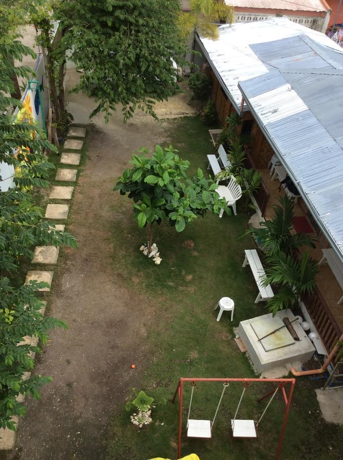 Cronin Residence Resort Oslob Extérieur photo