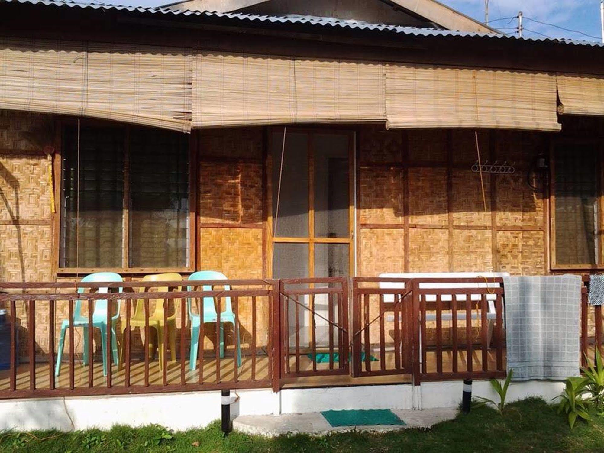 Cronin Residence Resort Oslob Extérieur photo