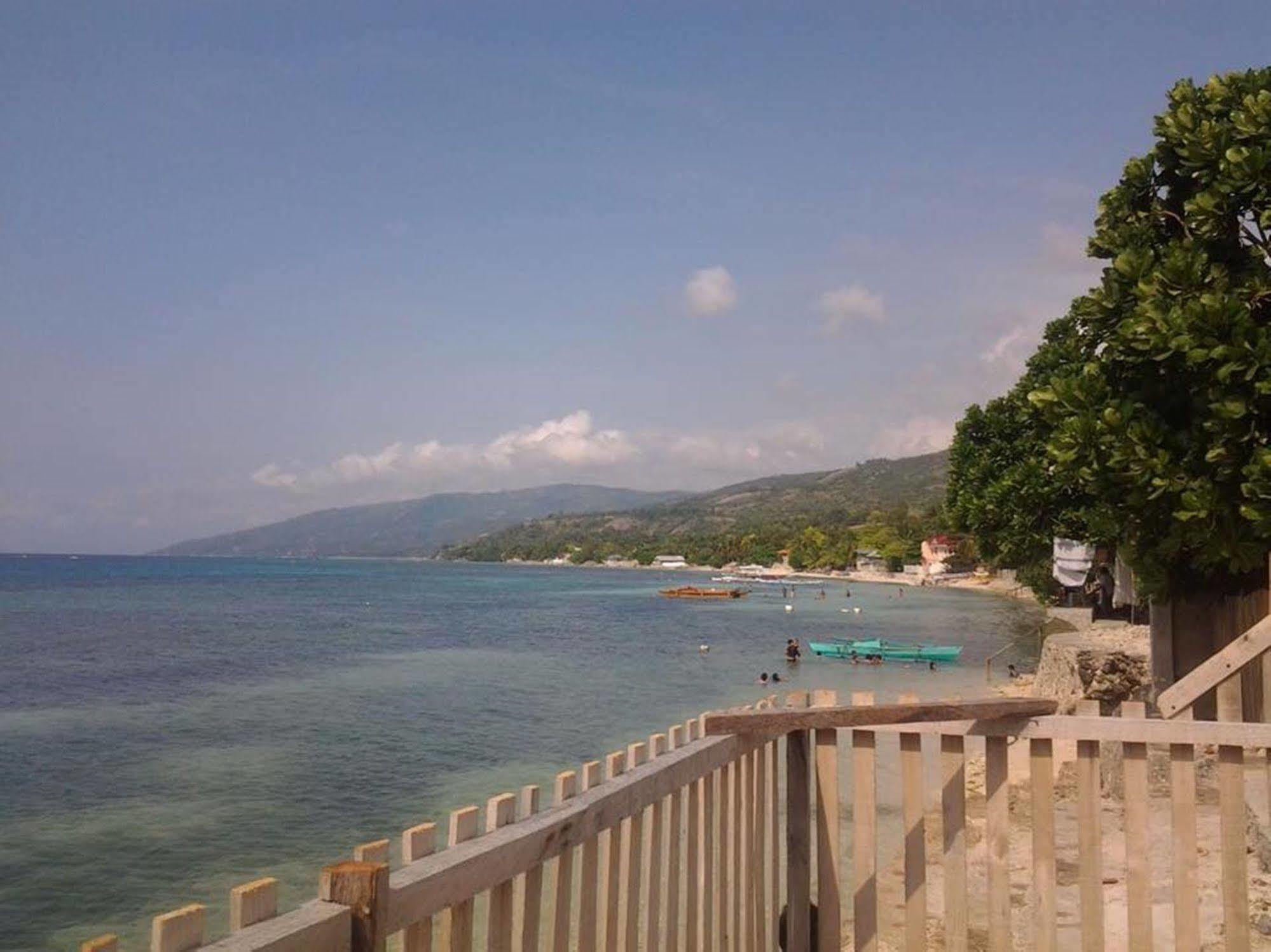 Cronin Residence Resort Oslob Extérieur photo