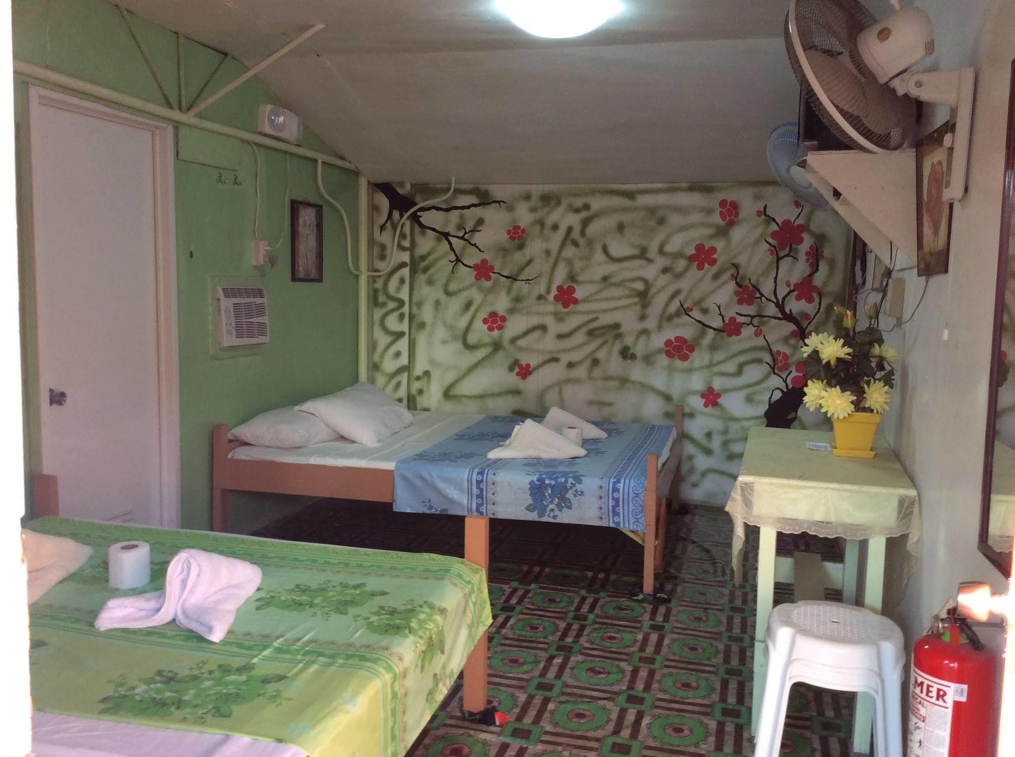 Cronin Residence Resort Oslob Extérieur photo
