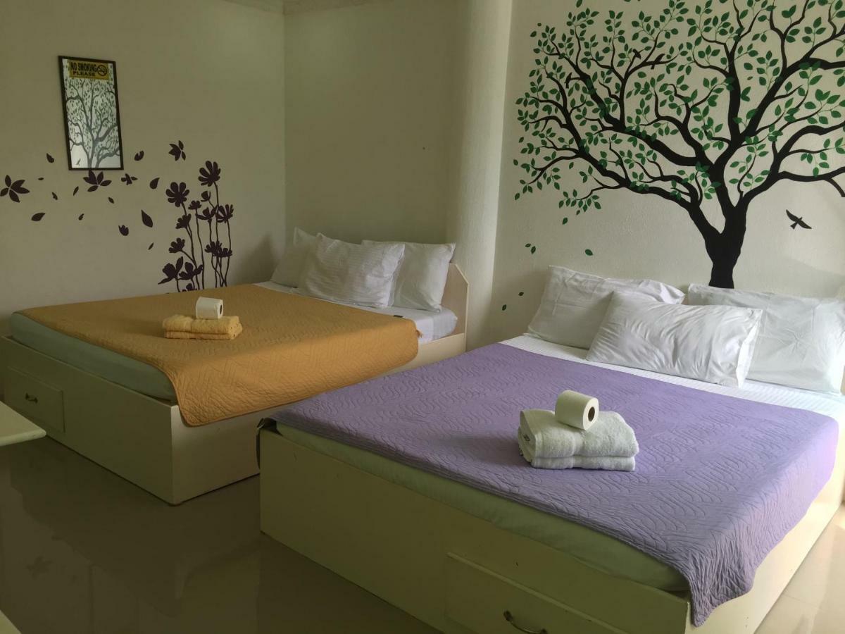 Cronin Residence Resort Oslob Extérieur photo
